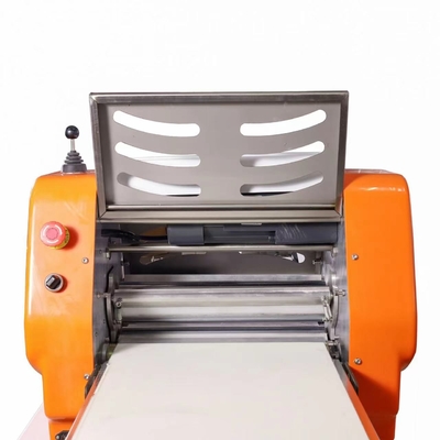 Máquina de prensado de masa de rodillo de 370 mm para restaurante Fase 1 0.4KW Potencia 2.5kg Peso de rodadura