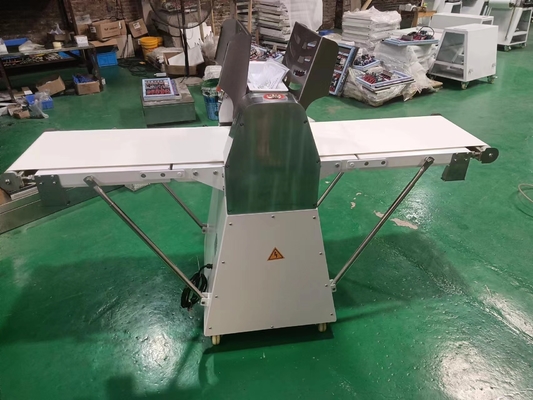 220V/380V de masa de hoja 0,75kw Potente equipo de cocina rodillo para la masa perfecta