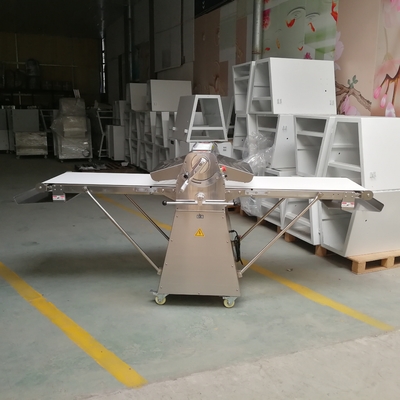 Equipo de cocina de 230 kg con rango de regulación de rodillos de 0,5-38 mm y potencia de 0,75 kW