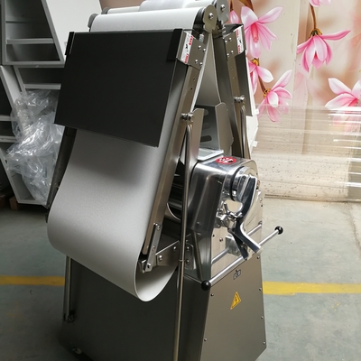 Equipo de cocina de 230 kg con rango de regulación de rodillos de 0,5-38 mm y potencia de 0,75 kW