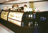 Equipo de refrigeración de vidrio aislado Mini Cake Showcase con base de mármol y 1 estante