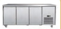 3 Puertas Mesa de trabajo Chiller Equipo de refrigeración Temperatura 2-8C Solución de almacenamiento industrial en frío
