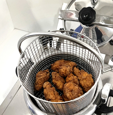 Solución del hotel / Equipo del vestíbulo del hotel estufa de pollo frito de 3 kW de 16L de capacidad con panel mecánico