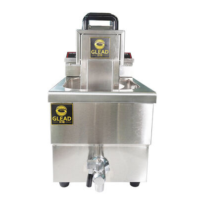 Freidora eléctrica comercial. Sistema de filtración de aceite incorporado. Freidora pesada para restaurantes de comida rápida.