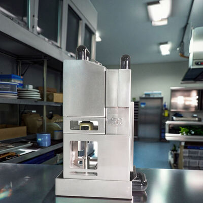 Freidora eléctrica comercial. Sistema de filtración de aceite incorporado. Freidora pesada para restaurantes de comida rápida.